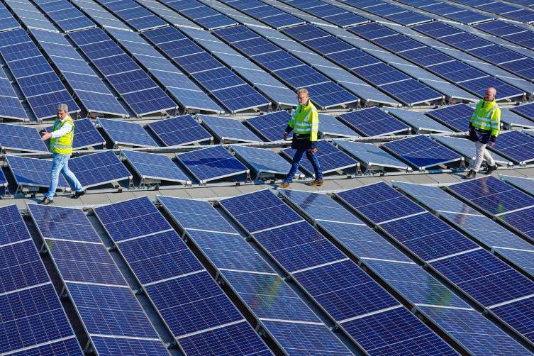 Het belang van verduurzaming in bedrijven streven naar meer dan alleen wettelijke verplichtingen